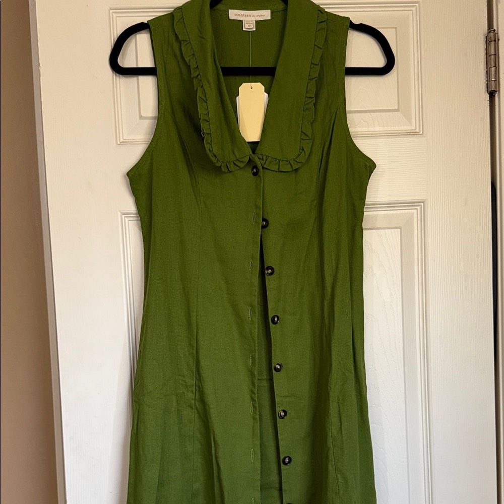 Vibrant Green Sleeveless Button-Down Top